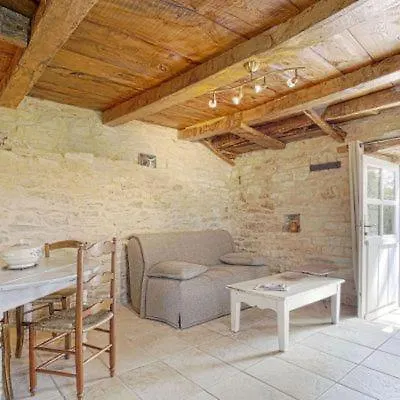 Hotel La Source Gilhodes à Castelnau-de-Mandailles 2*,  France